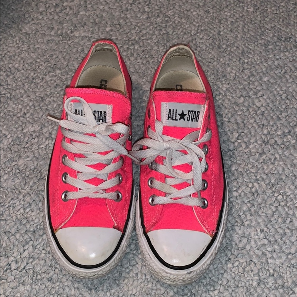💗NEON PINK CONVERSE SNEAKERS💗